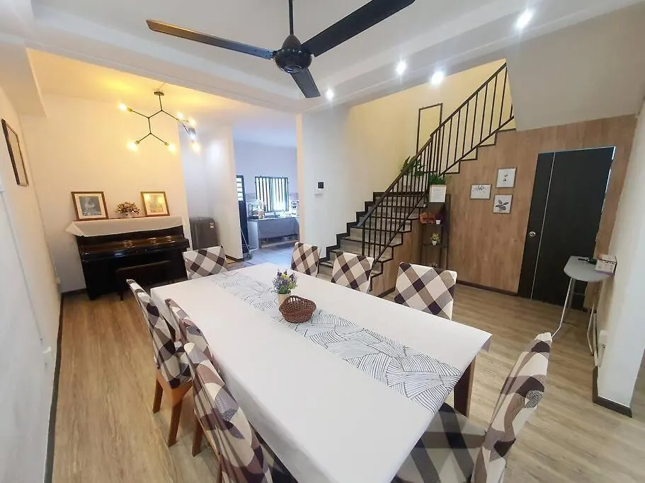 Holiday home Cozy House 4 Room10Pax@Alma Bukit Mertajam Malaysia