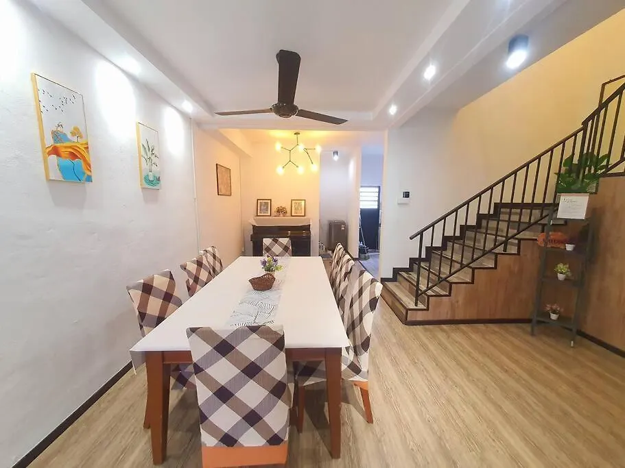 Holiday home Cozy House 4 Room10Pax@Alma Bukit Mertajam