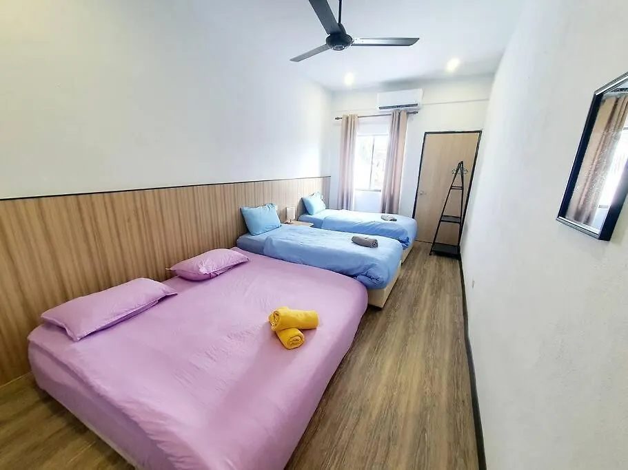 Cozy House 4 Room10Pax@Alma Bukit Mertajam 0*,  Malaysia