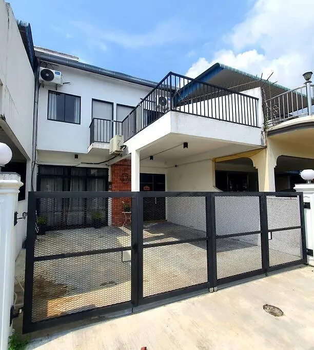 Holiday home Cozy House 4 Room10Pax@Alma Bukit Mertajam